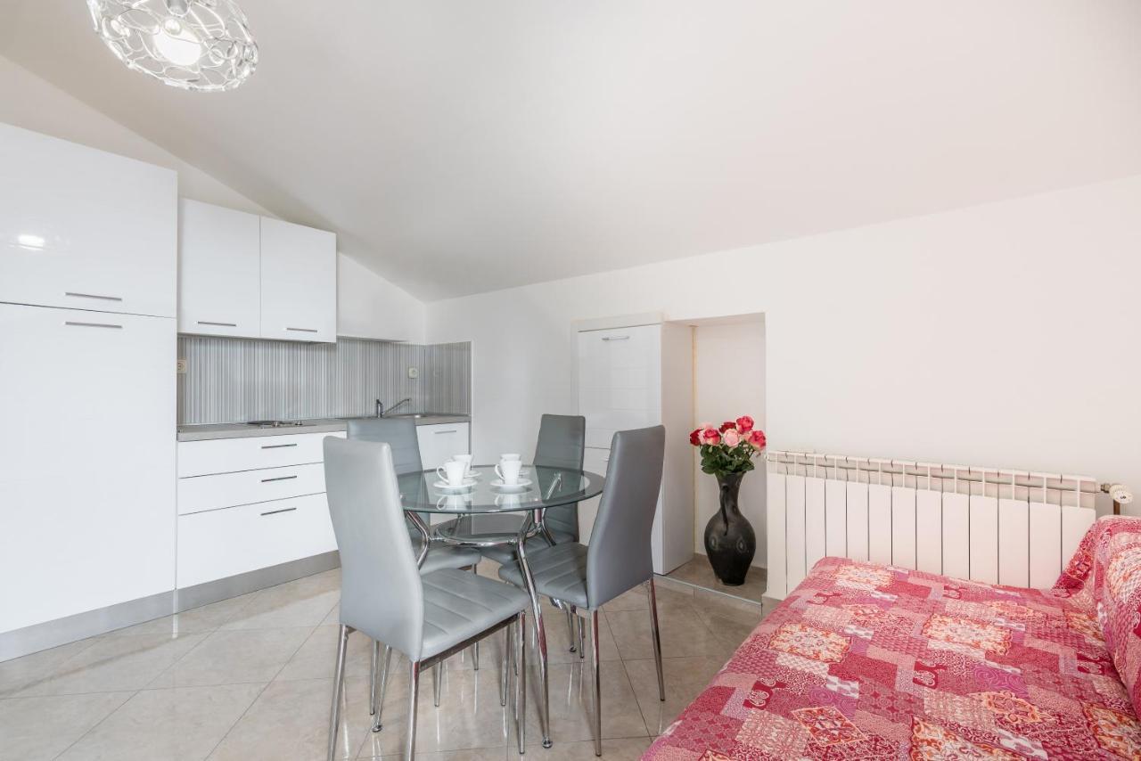 Apartments Vila Dk Malinska Dış mekan fotoğraf
