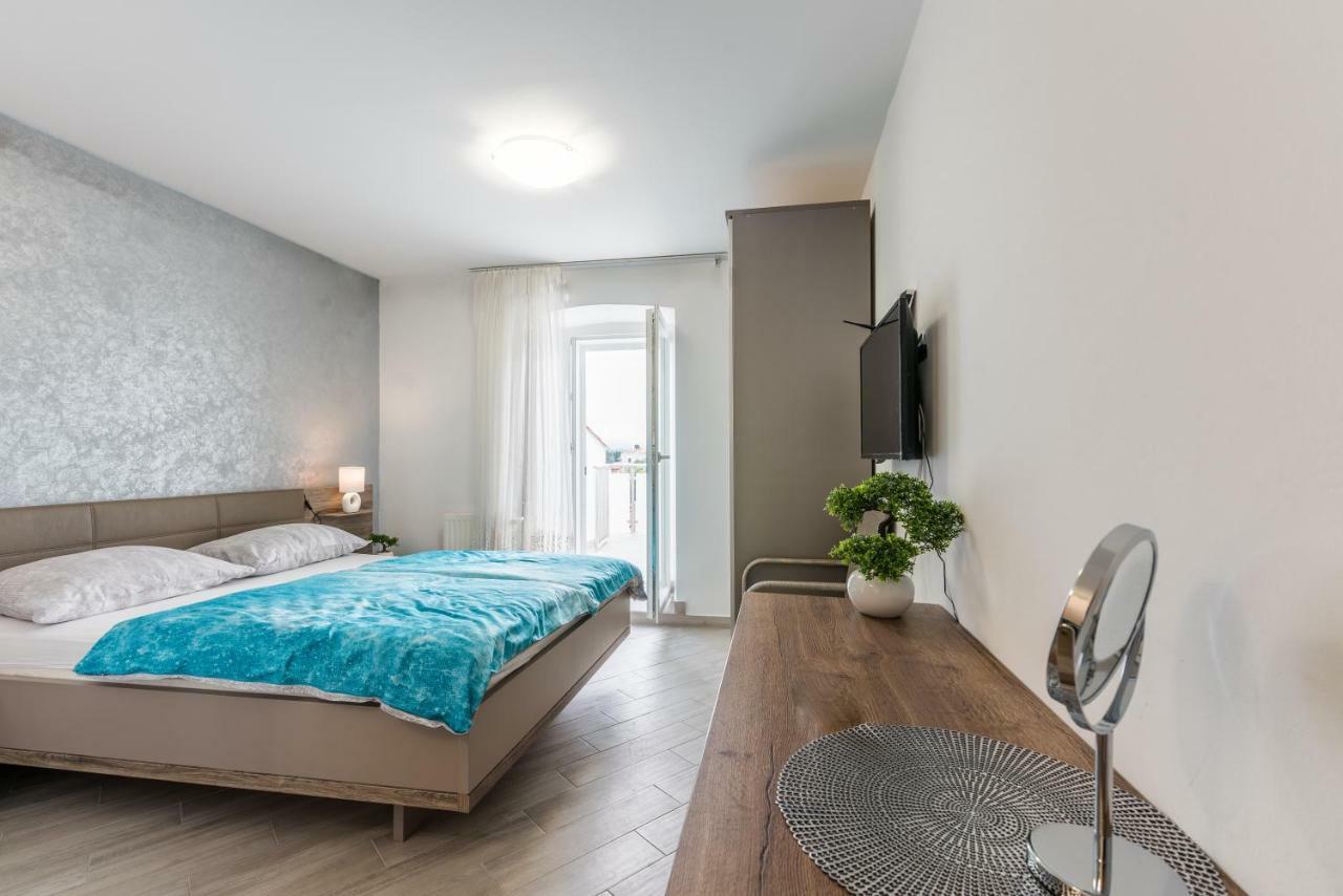 Apartments Vila Dk Malinska Dış mekan fotoğraf